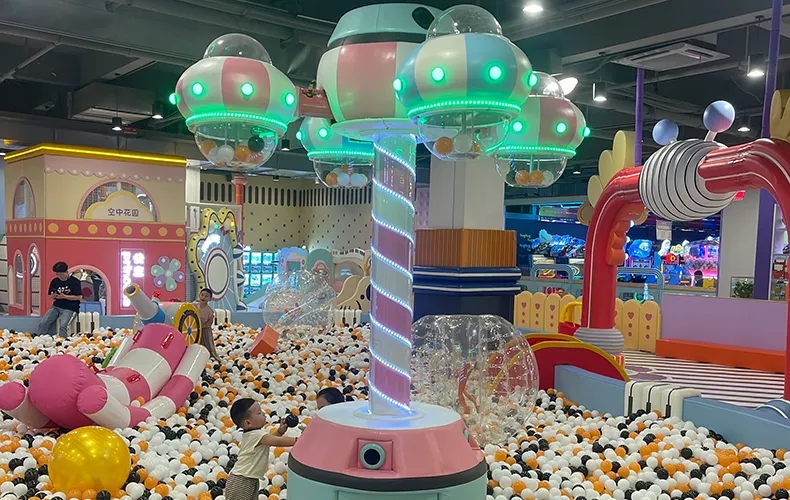 Ball Scattering Machine And Flying Saucer For Indoor Playground Game Area